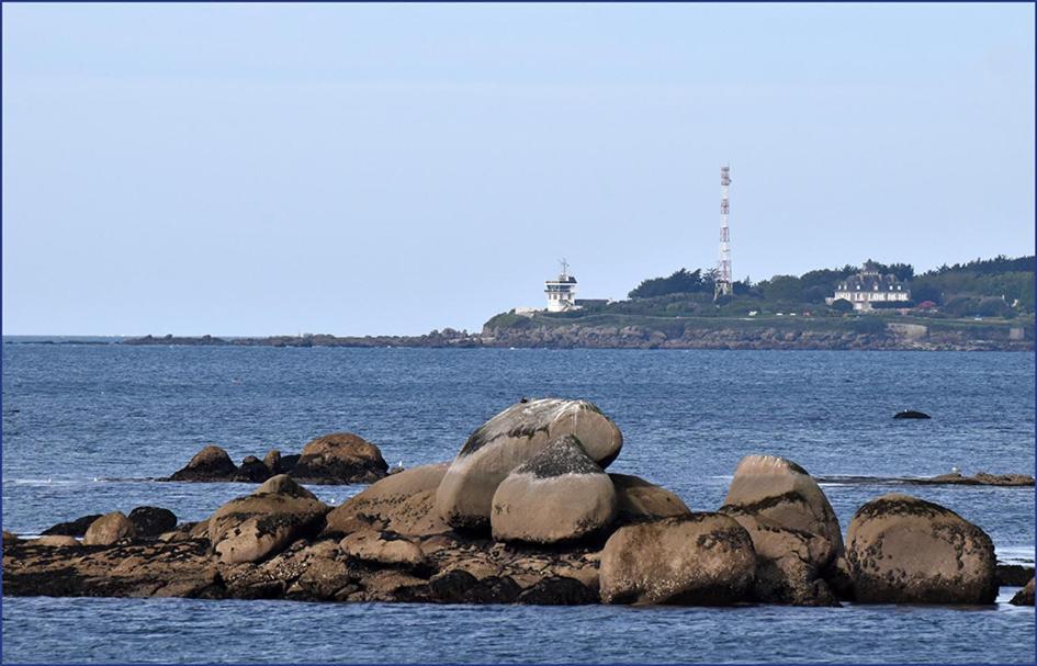 Appartement T3 De 74M2 Tres Lumineux Vue Panoramique Mer Et Plages Concarneau Luaran gambar