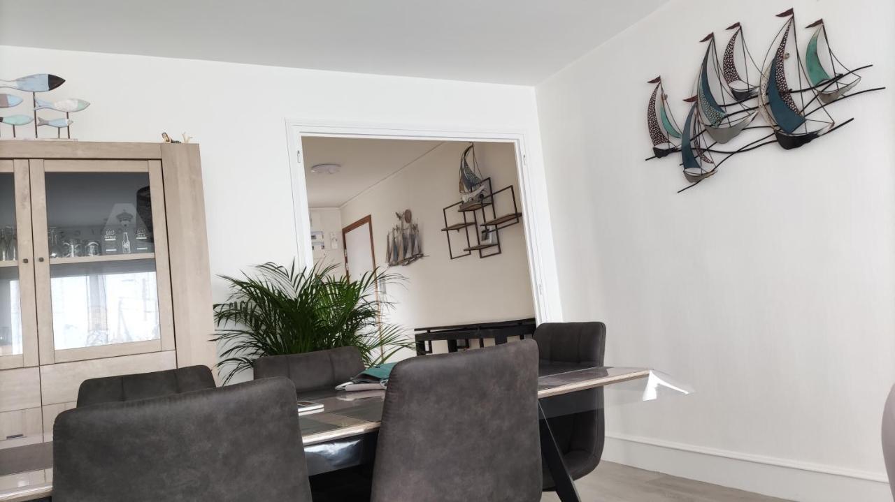 Appartement T3 De 74M2 Tres Lumineux Vue Panoramique Mer Et Plages Concarneau Luaran gambar