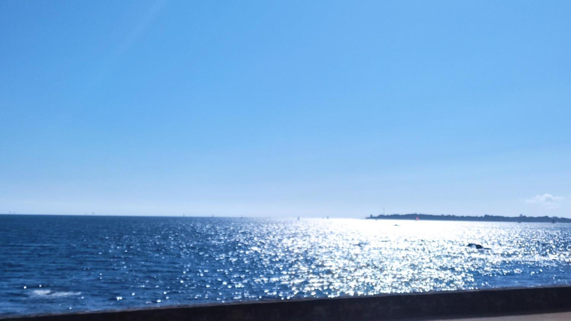 Appartement T3 De 74M2 Tres Lumineux Vue Panoramique Mer Et Plages Concarneau Luaran gambar