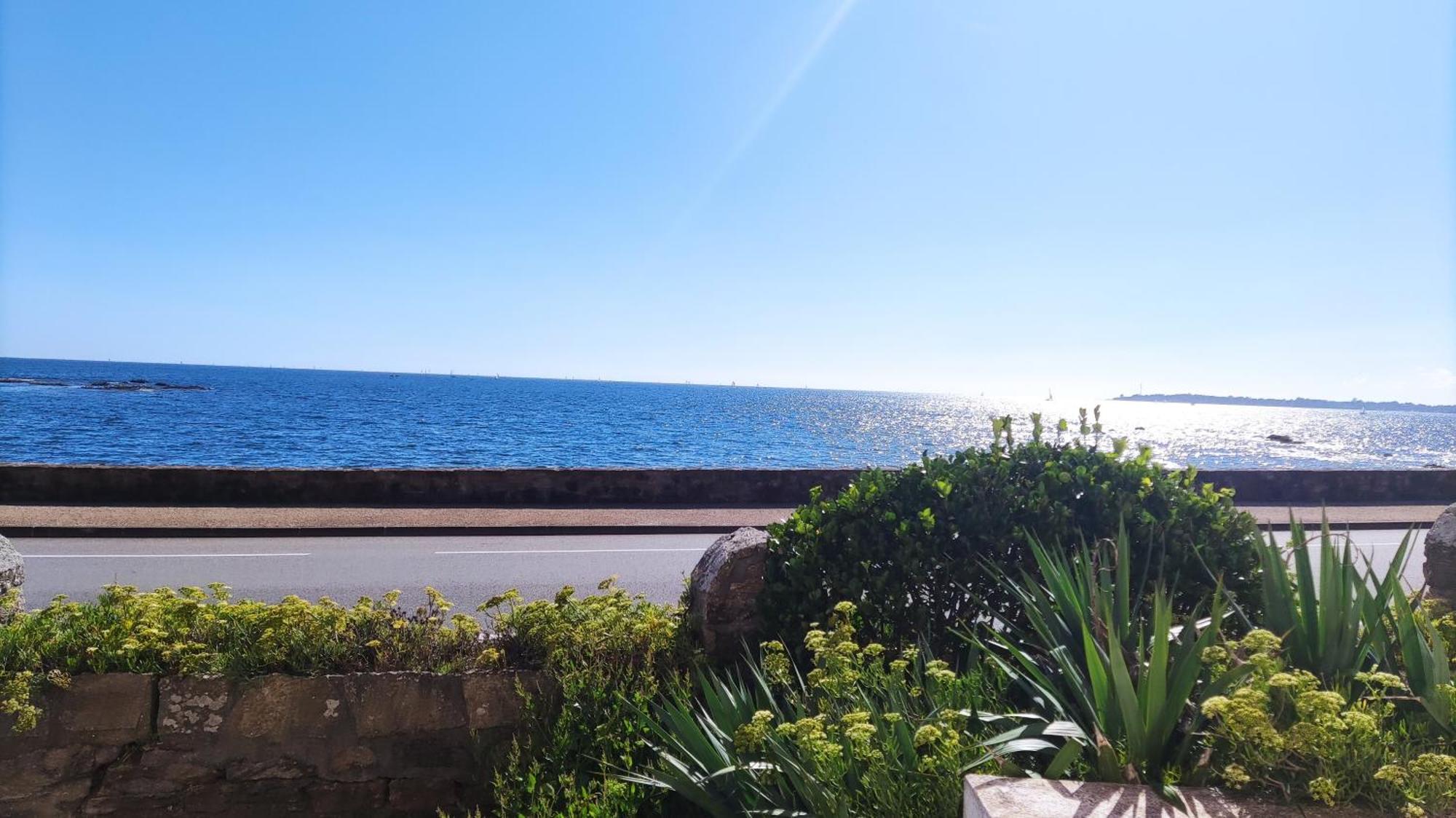Appartement T3 De 74M2 Tres Lumineux Vue Panoramique Mer Et Plages Concarneau Luaran gambar