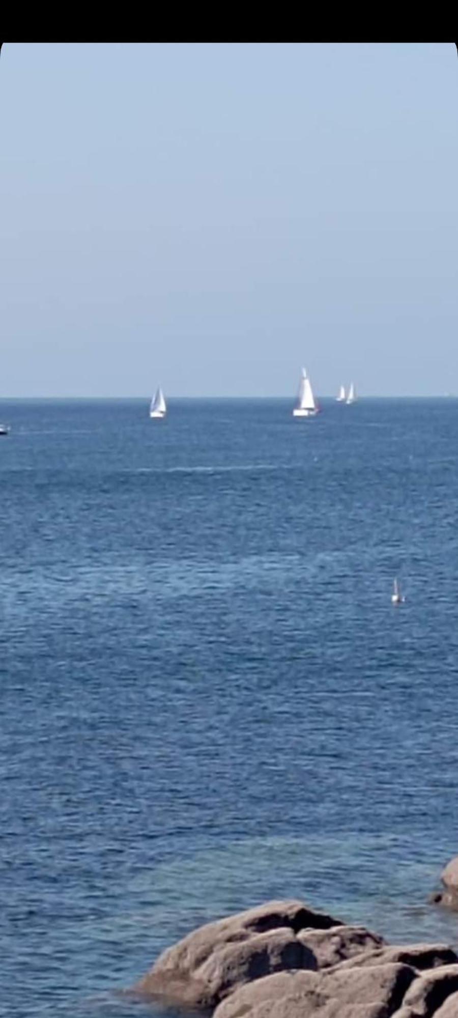 Appartement T3 De 74M2 Tres Lumineux Vue Panoramique Mer Et Plages Concarneau Luaran gambar